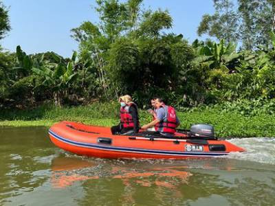 Kolik váží přívěsný motor Yamaha Enduro 15 HP?